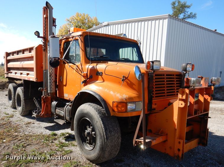image for item KY9711 1995 International 4900  dump truck