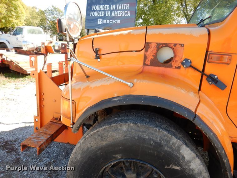 image for item KY9711 1995 International 4900  dump truck