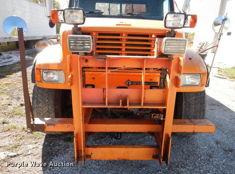 image for item KY9711 1995 International 4900  dump truck