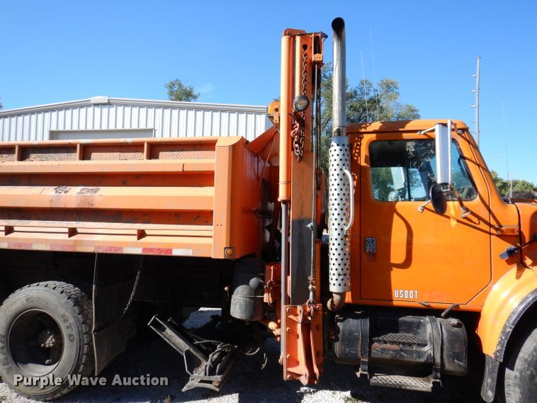 image for item KY9711 1995 International 4900  dump truck