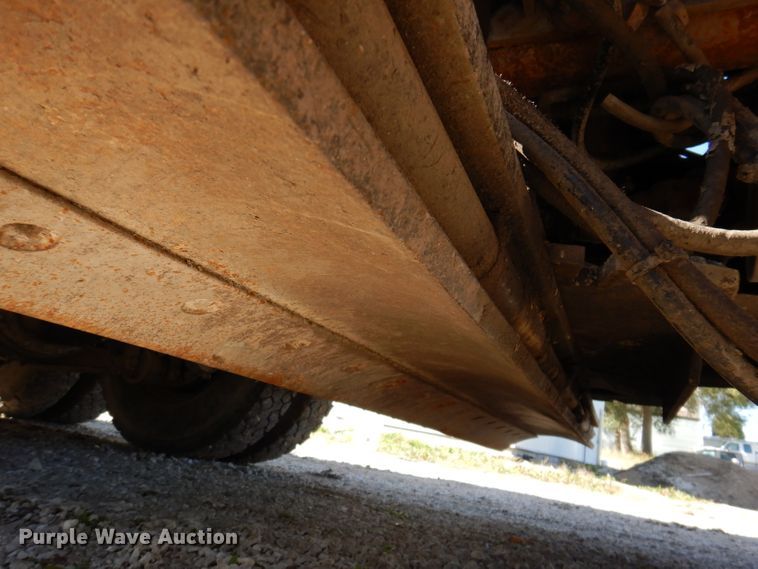 image for item KY9711 1995 International 4900  dump truck