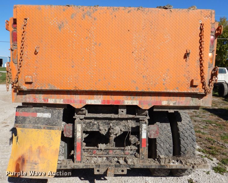 image for item KY9711 1995 International 4900  dump truck