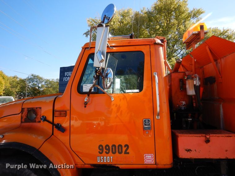 image for item KY9711 1995 International 4900  dump truck