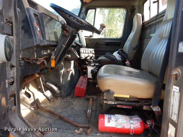 image for item KY9711 1995 International 4900  dump truck