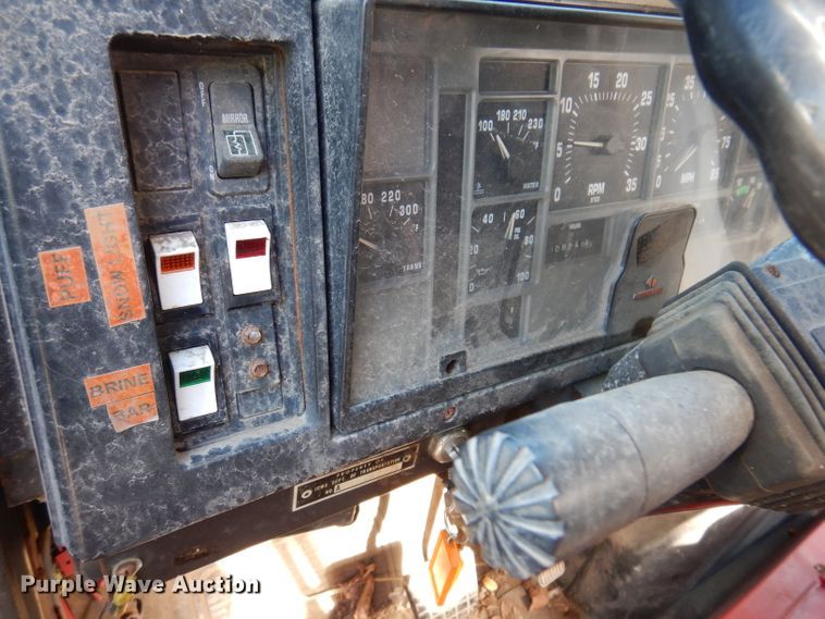 image for item KY9711 1995 International 4900  dump truck