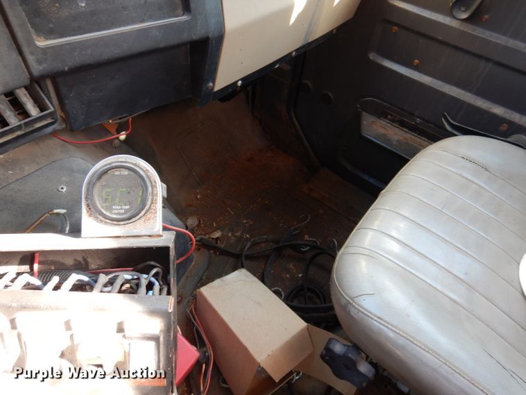 image for item KY9711 1995 International 4900  dump truck