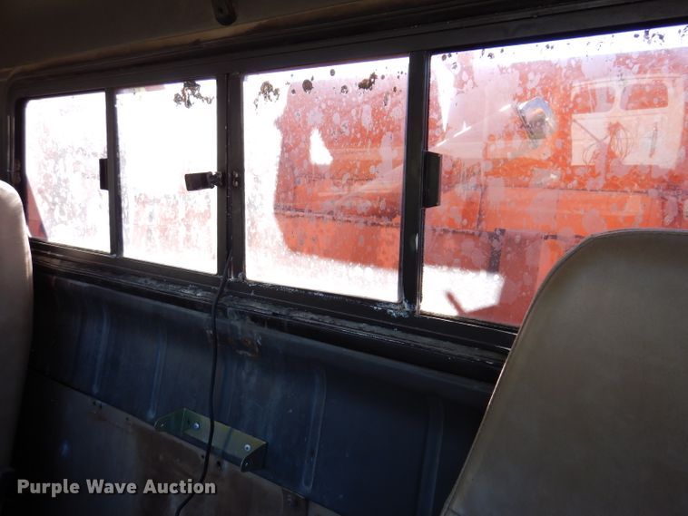 image for item KY9711 1995 International 4900  dump truck