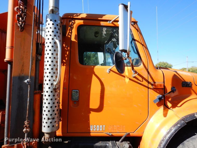 image for item KY9711 1995 International 4900  dump truck