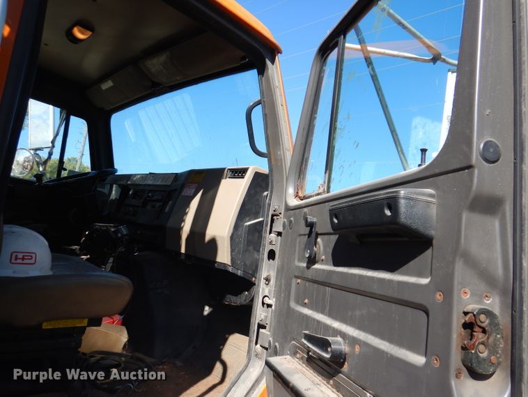 image for item KY9711 1995 International 4900  dump truck