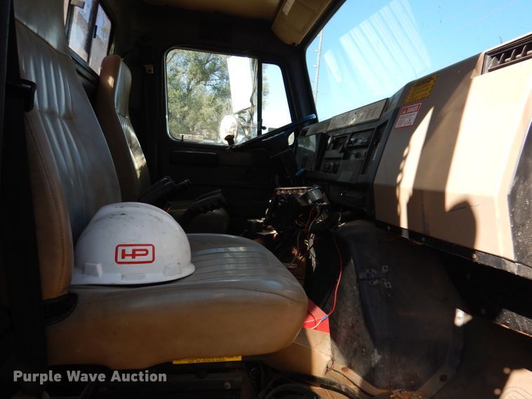 image for item KY9711 1995 International 4900  dump truck