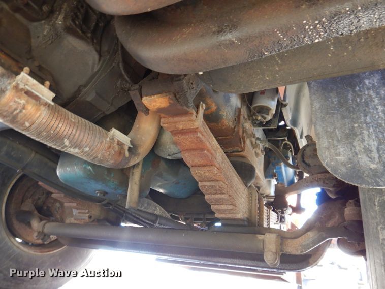 image for item KY9711 1995 International 4900  dump truck