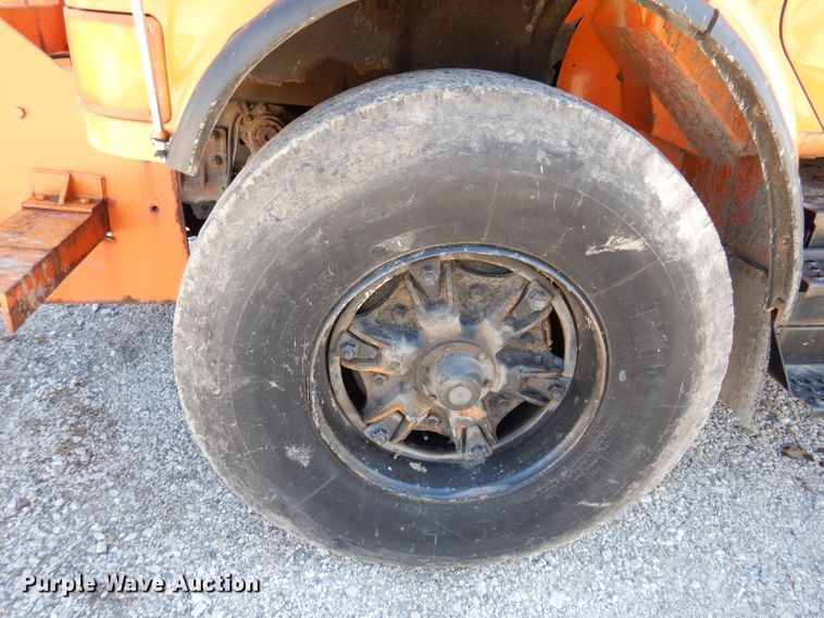 image for item KY9711 1995 International 4900  dump truck