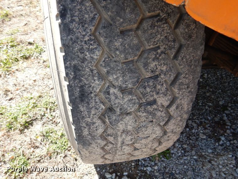 image for item KY9711 1995 International 4900  dump truck