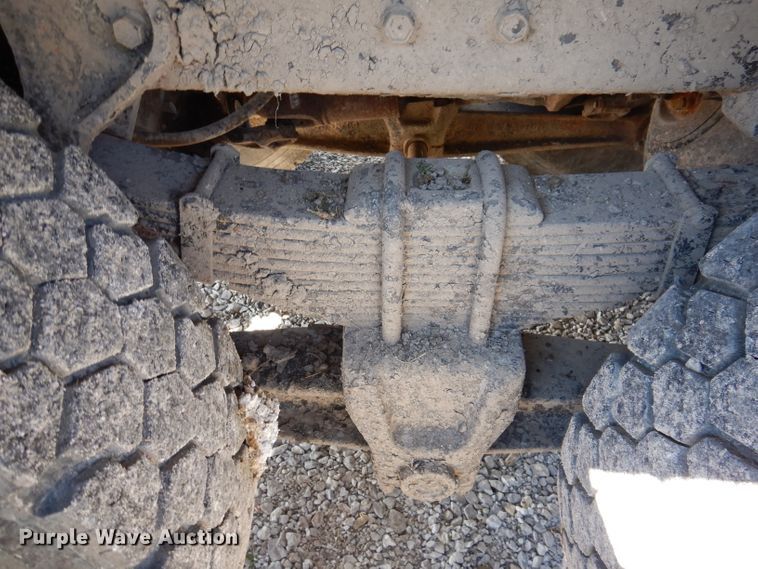 image for item KY9711 1995 International 4900  dump truck