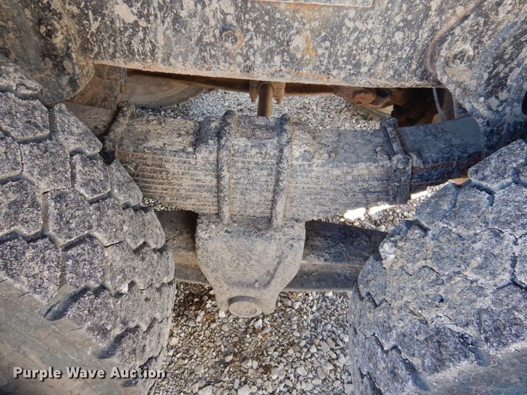 image for item KY9711 1995 International 4900  dump truck