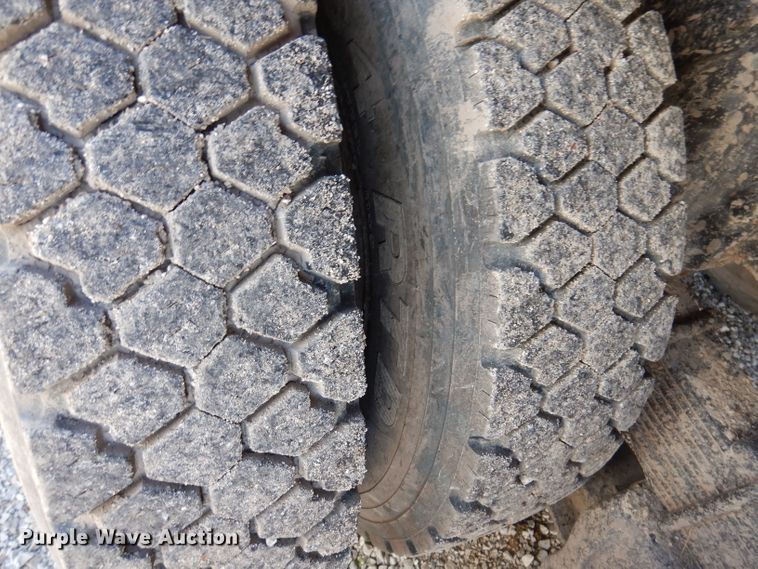 image for item KY9711 1995 International 4900  dump truck