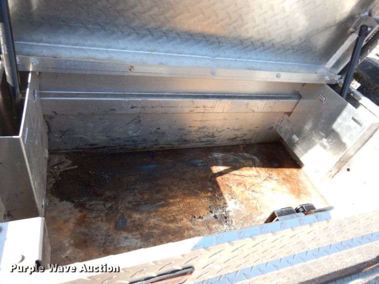 image for item KY9712 2014 Ford F450 Super Duty  flatbed truck