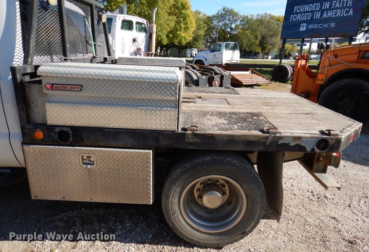 image for item KY9712 2014 Ford F450 Super Duty  flatbed truck