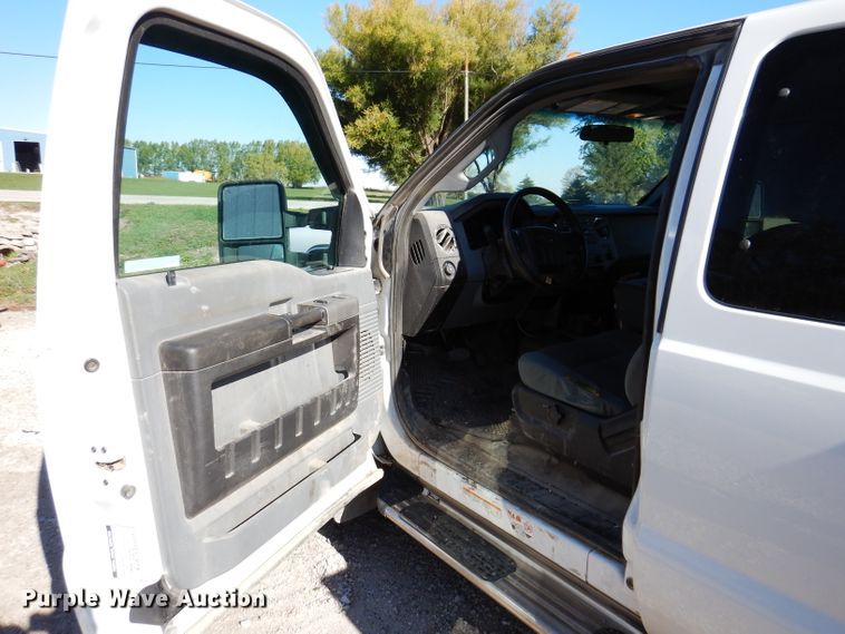 image for item KY9712 2014 Ford F450 Super Duty  flatbed truck