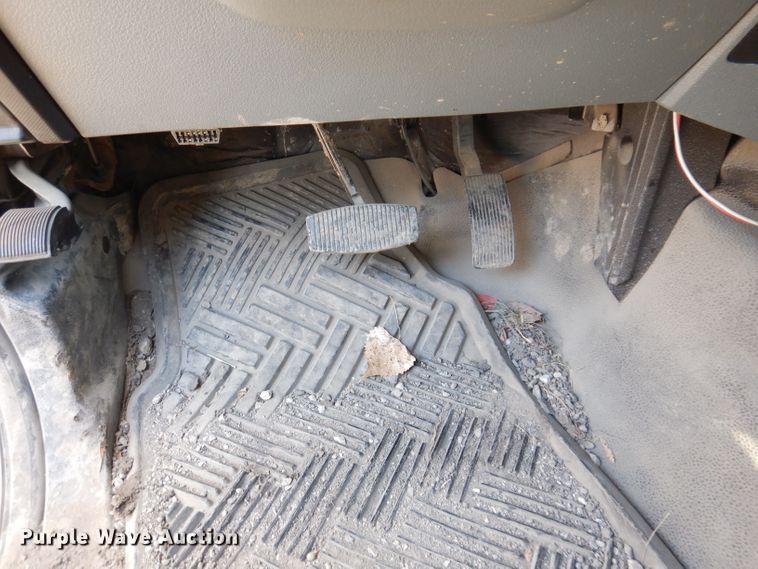 image for item KY9712 2014 Ford F450 Super Duty  flatbed truck