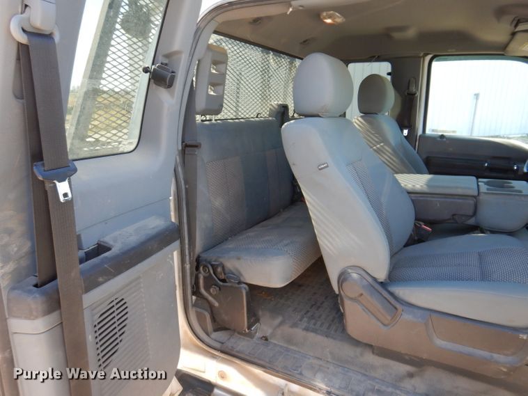 image for item KY9712 2014 Ford F450 Super Duty  flatbed truck