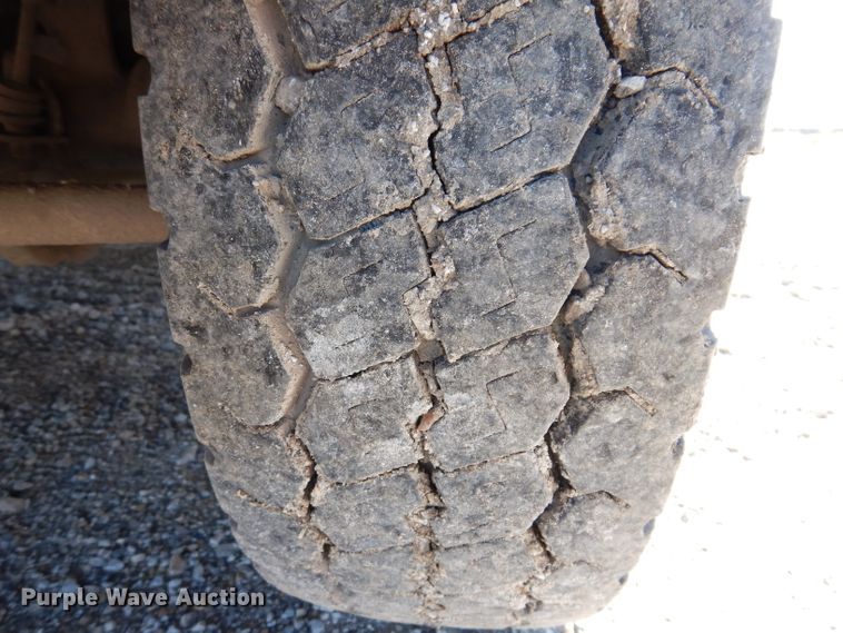 image for item KY9712 2014 Ford F450 Super Duty  flatbed truck