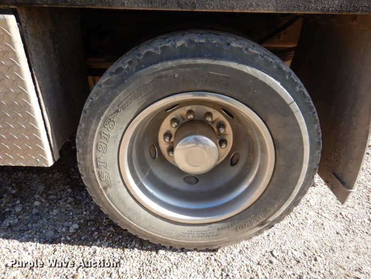 image for item KY9712 2014 Ford F450 Super Duty  flatbed truck