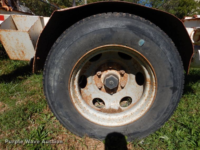 image for item KY9715 1992 Butler EW2850  pole trailer