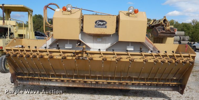 image for item DA5399 Etnyre  chip spreader