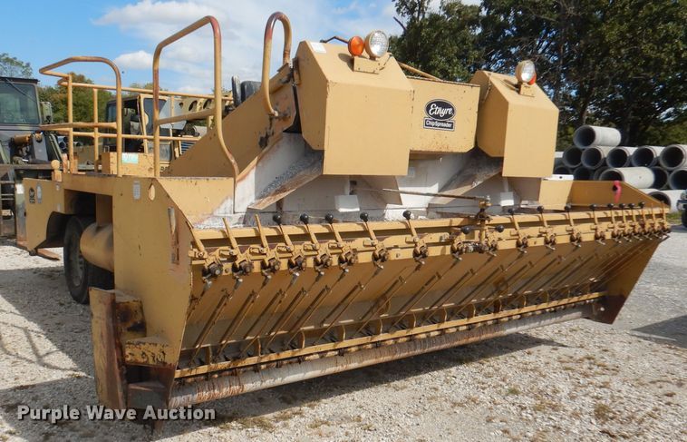 image for item DA5399 Etnyre  chip spreader