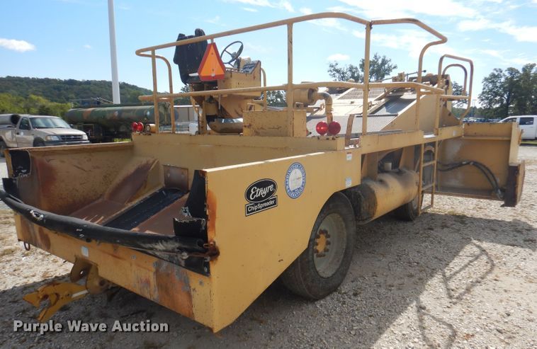 image for item DA5399 Etnyre  chip spreader