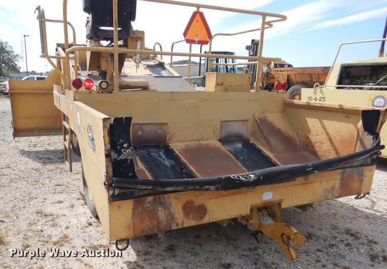 image for item DA5399 Etnyre  chip spreader