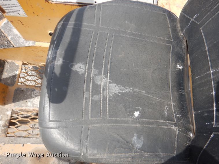 image for item DA5399 Etnyre  chip spreader