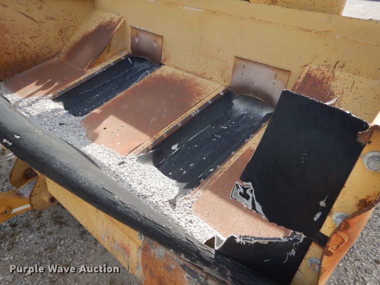 image for item DA5399 Etnyre  chip spreader