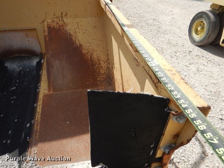 image for item DA5399 Etnyre  chip spreader