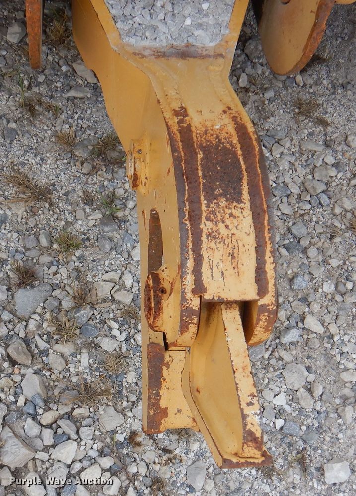 image for item DA5399 Etnyre  chip spreader