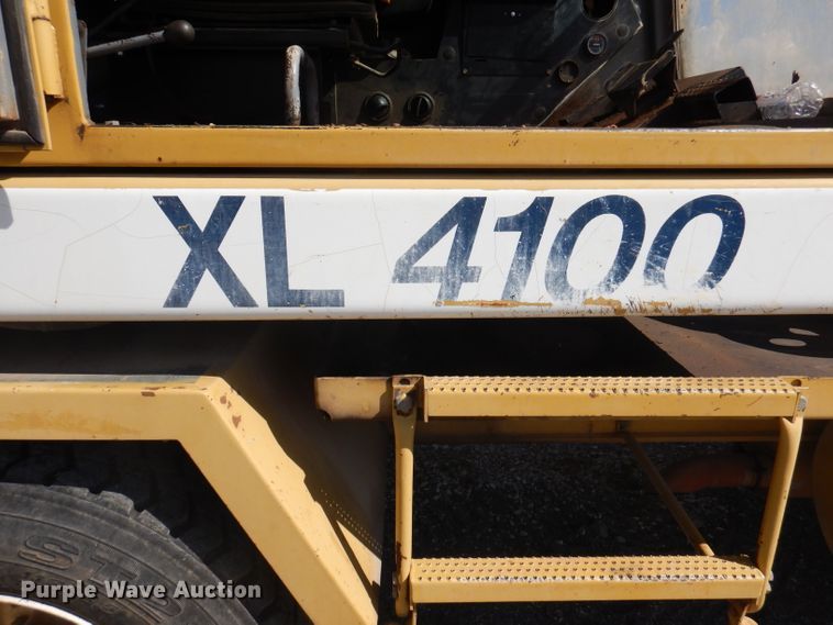 image for item DA5400 1996 Gradall XL4100  wheeled excavator