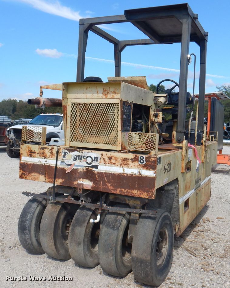 image for item DA5402 1990 Ferguson SP-912  pneumatic roller