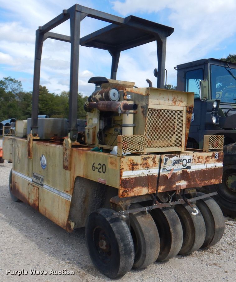 image for item DA5402 1990 Ferguson SP-912  pneumatic roller