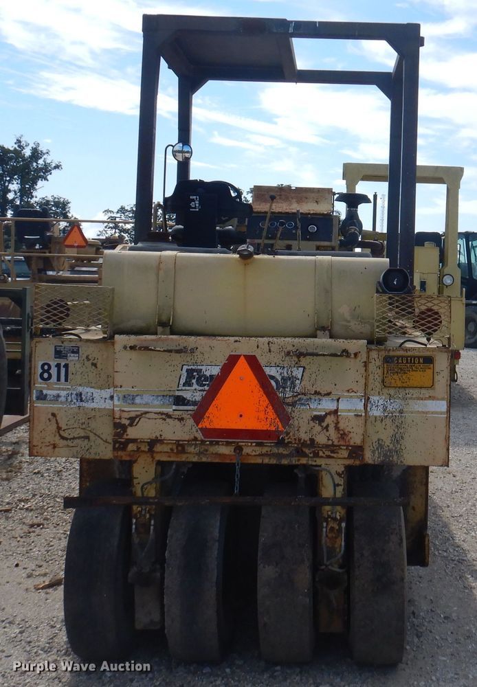 image for item DA5402 1990 Ferguson SP-912  pneumatic roller