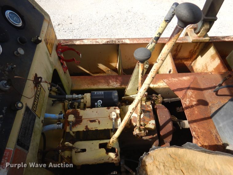 image for item DA5402 1990 Ferguson SP-912  pneumatic roller