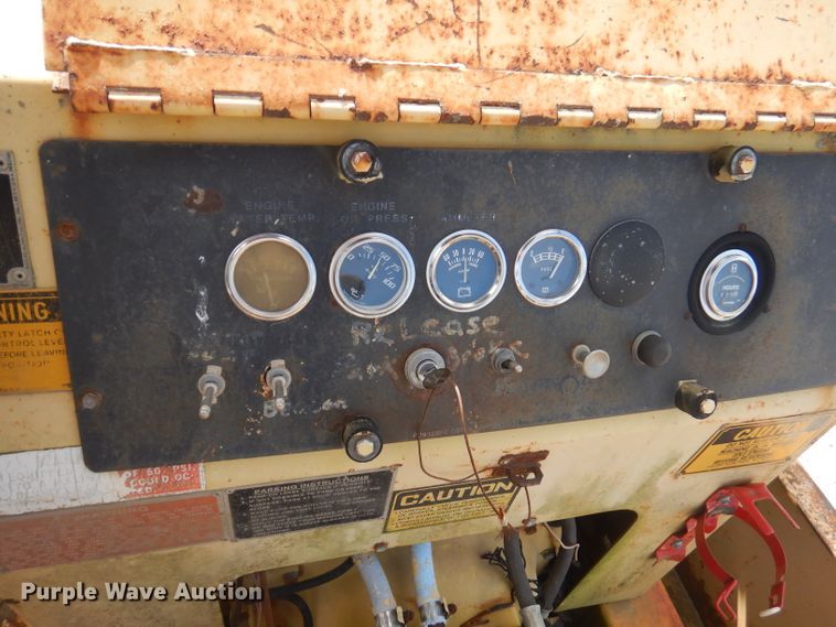 image for item DA5402 1990 Ferguson SP-912  pneumatic roller