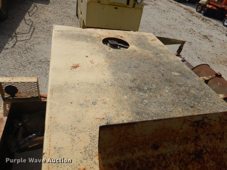 image for item DA5402 1990 Ferguson SP-912  pneumatic roller