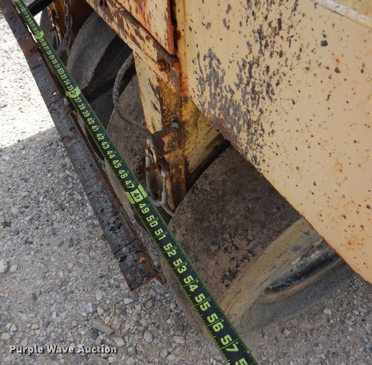 image for item DA5402 1990 Ferguson SP-912  pneumatic roller