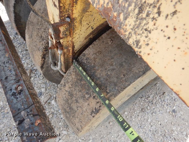 image for item DA5402 1990 Ferguson SP-912  pneumatic roller