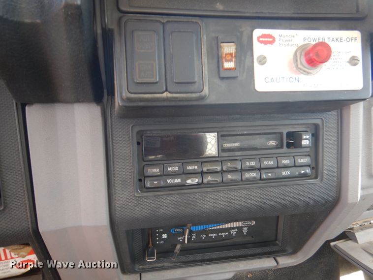 image for item DA5407 1995 Ford F800  dump truck