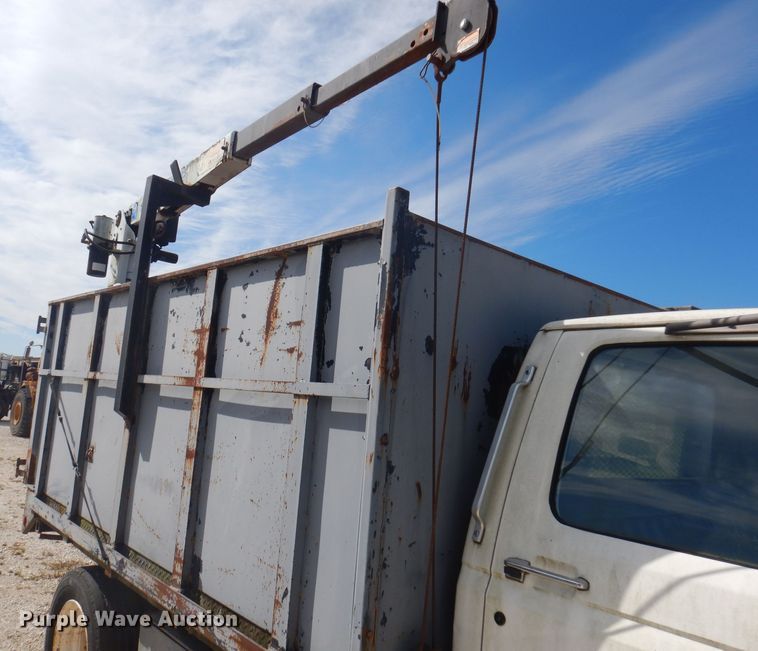 image for item DA5407 1995 Ford F800  dump truck