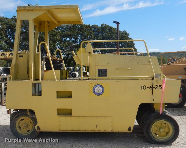 image for item DA5408 Hamm GRW5  pneumatic roller