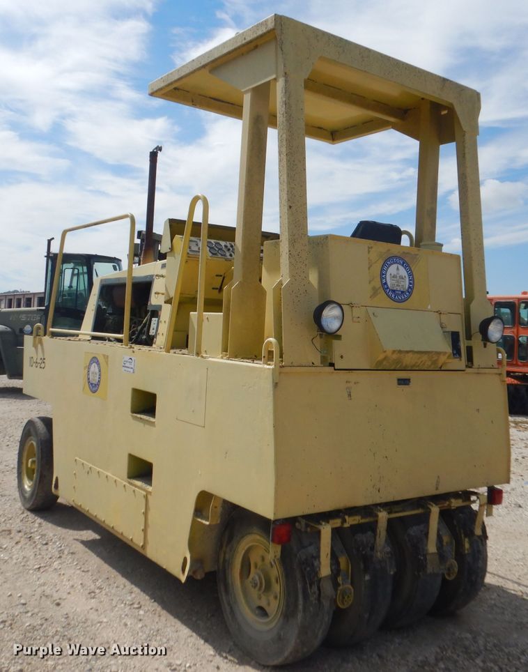 image for item DA5408 Hamm GRW5  pneumatic roller