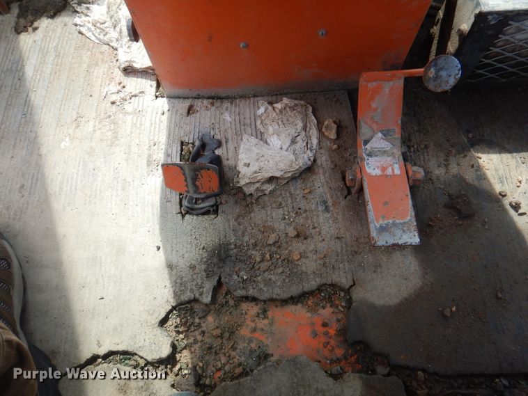 image for item DA5413 2001 Broce RC350  broom